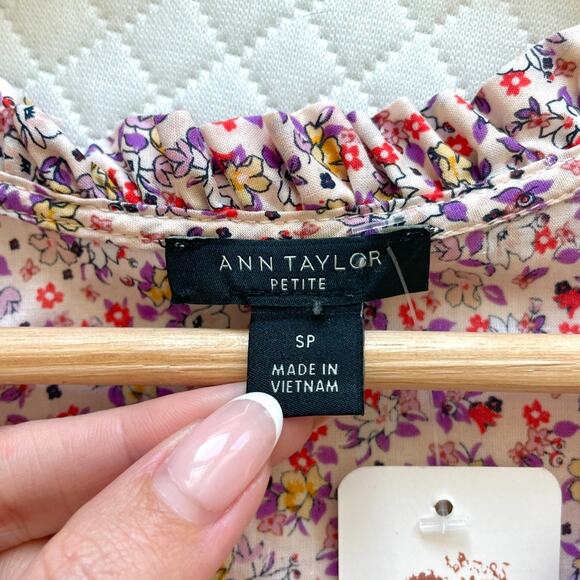 Ann Taylor – Petite Pink Ditsy Floral Ruffle Blouse - Picture 9 of 11